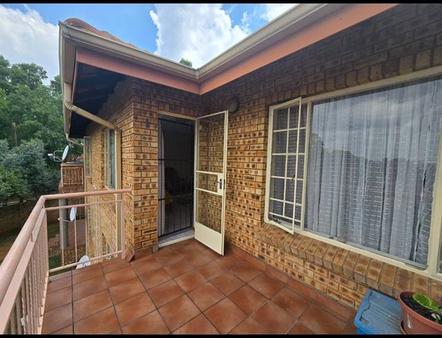 2 BEDROOM TOWNHOUSE FOR SALE IN ELANDSPARK